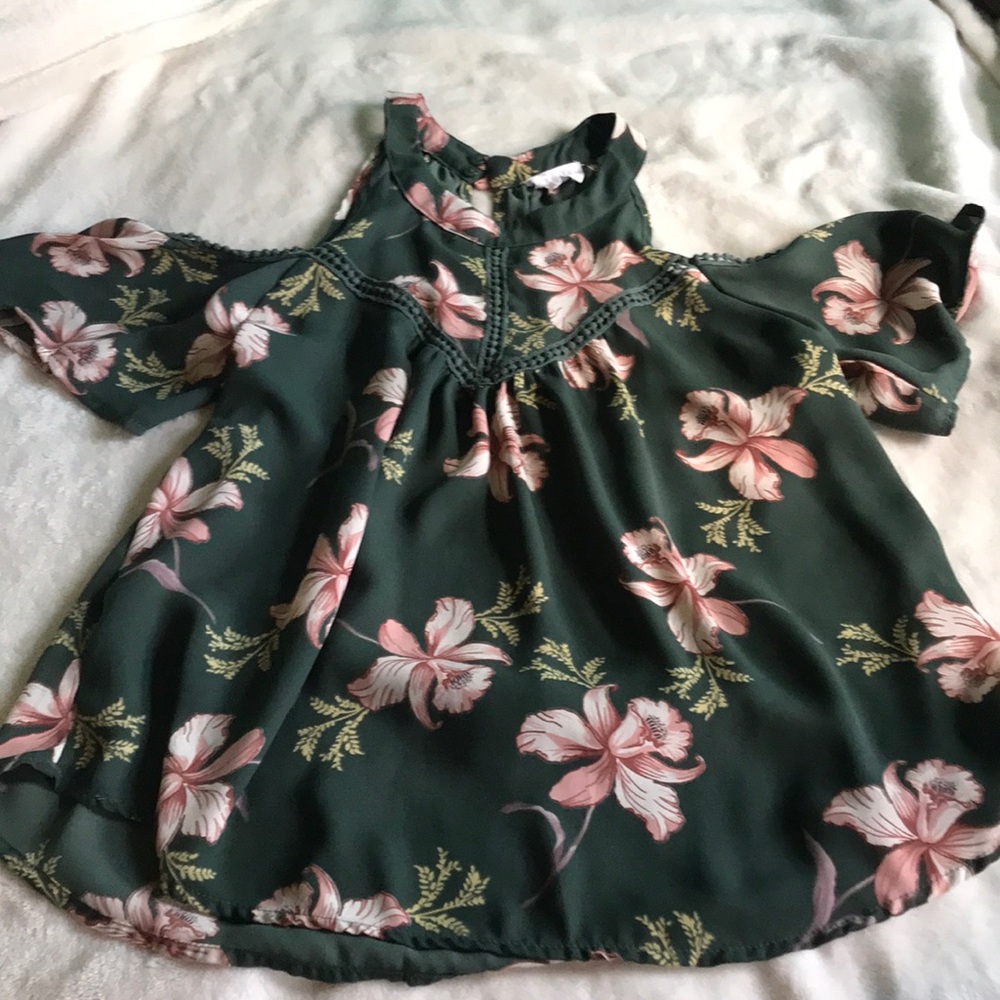 FLOWY FLORAL SUMMER BLOUSE